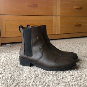 H&M Chelsea Boots